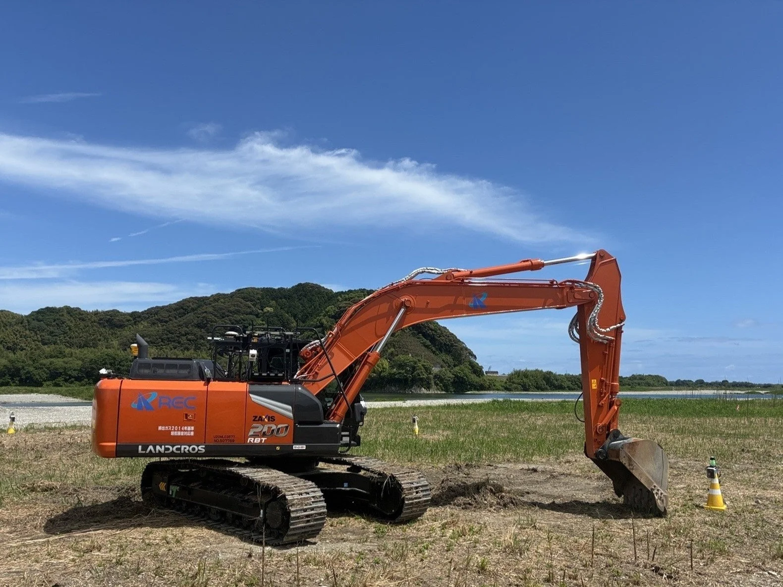 油圧ショベル ZAXIS 200