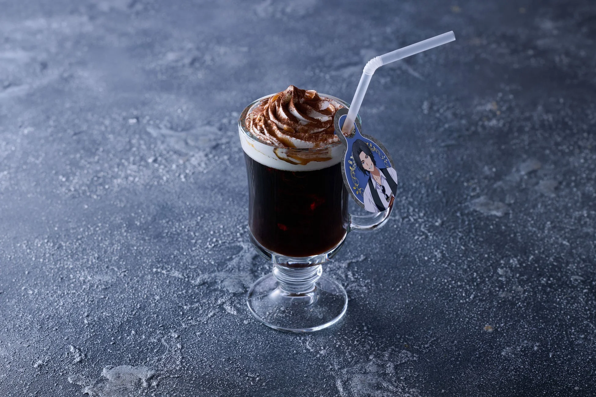 蛇原辰巳のブラックキャラメルコーヒーラテ