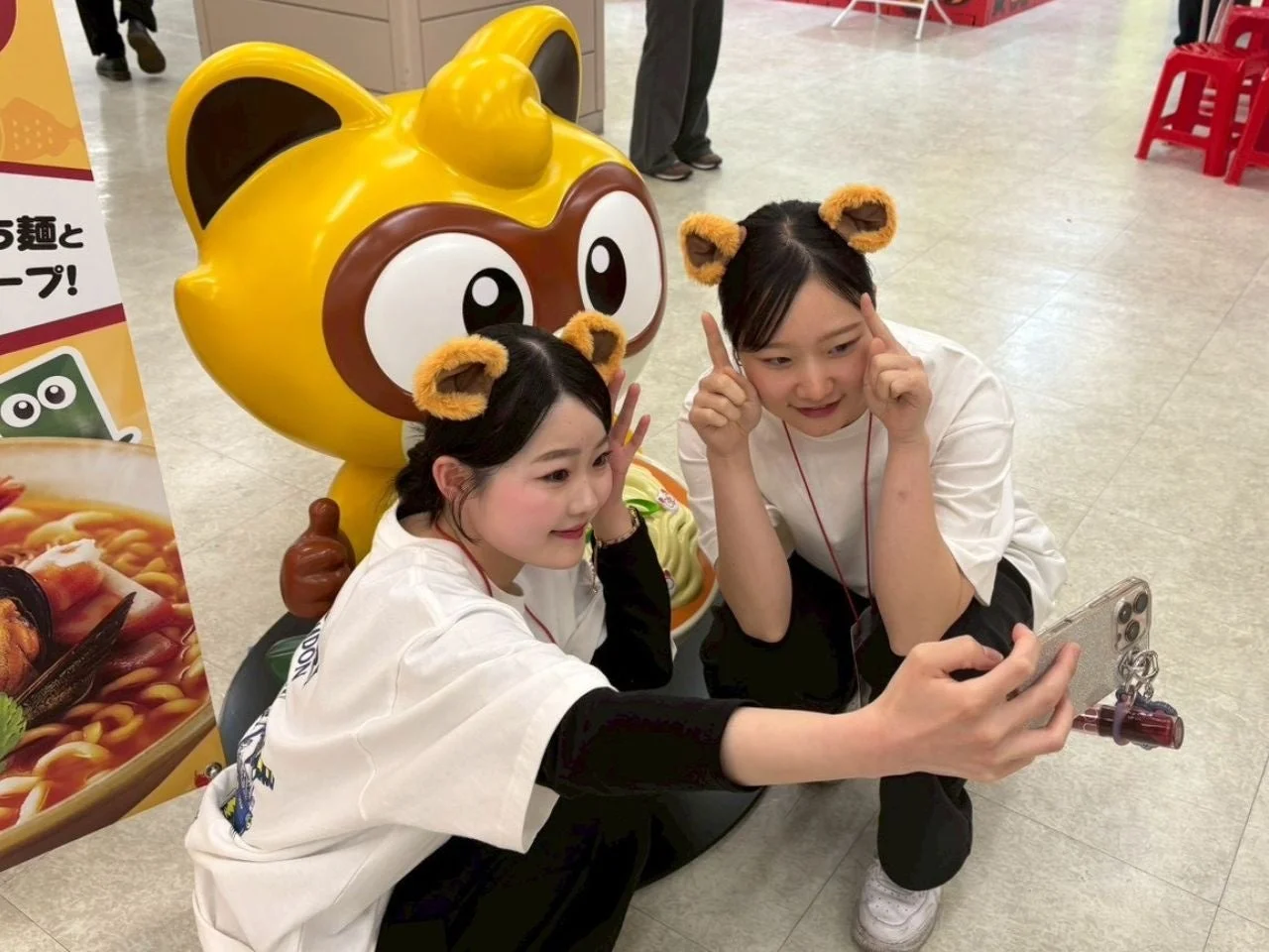 なりきりノグリを楽しむ女性