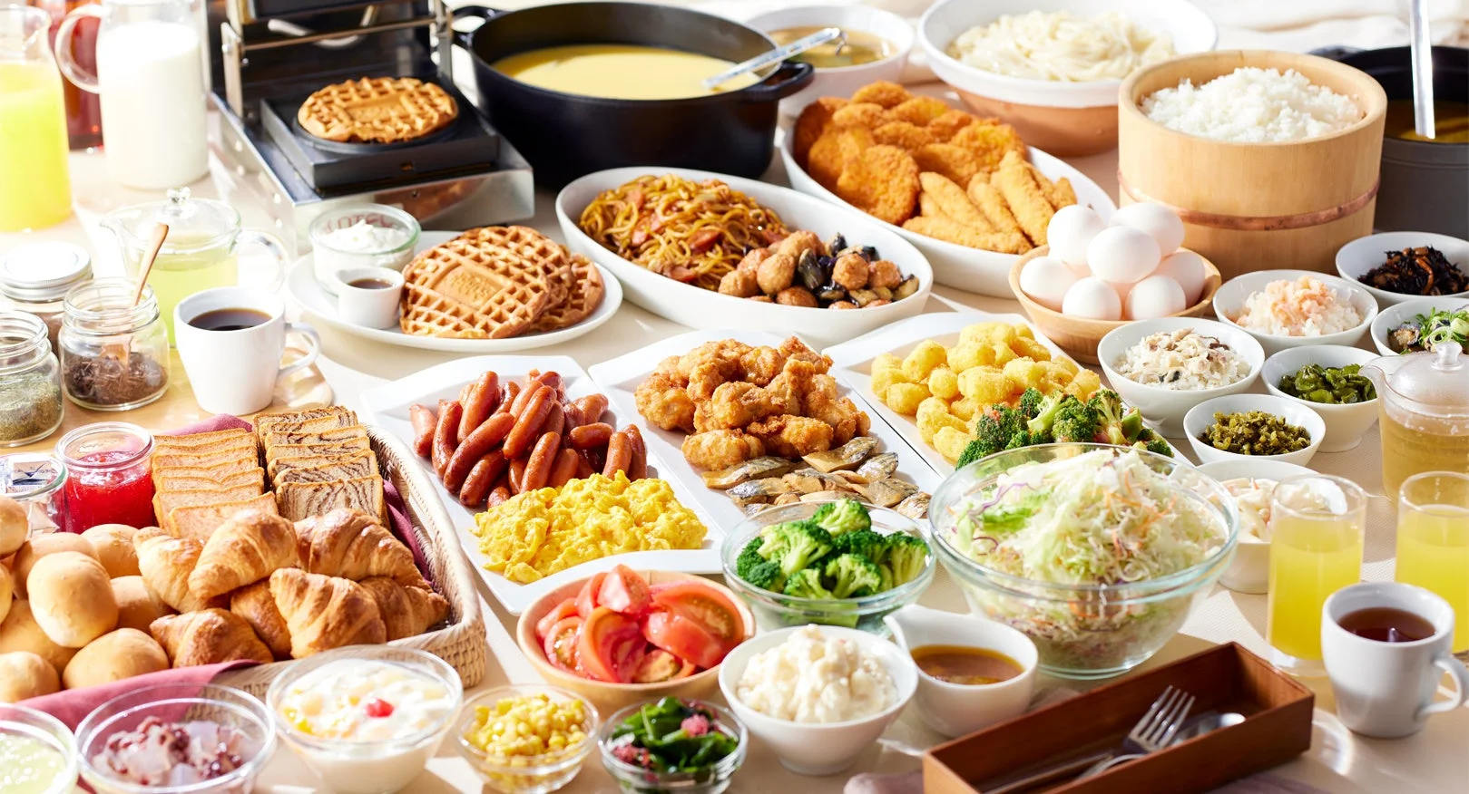 朝食バイキングの様子