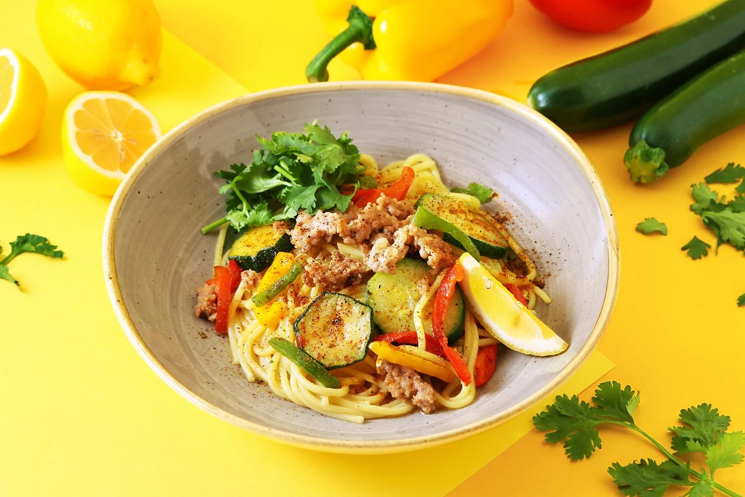 夏野菜とサルシッチャのケイジャンオイルパスタ