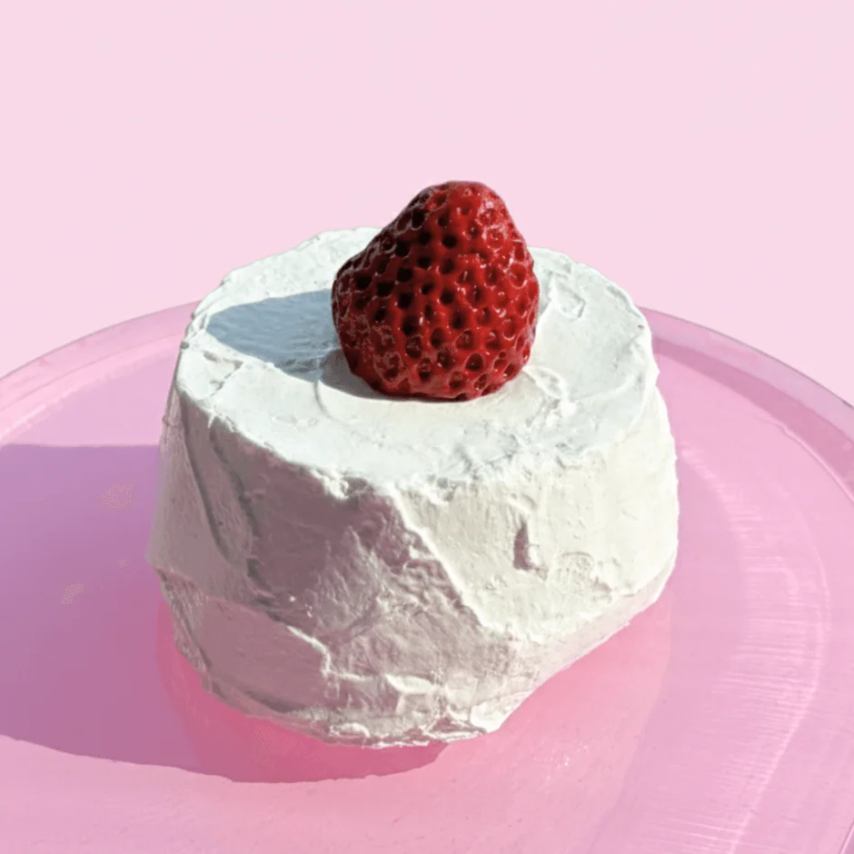 ケーキ,いちご,ショートケーキ,ホイップクリーム,スイーツ,デザート,ミニケーキ,ピンク,シンプル,かわいい