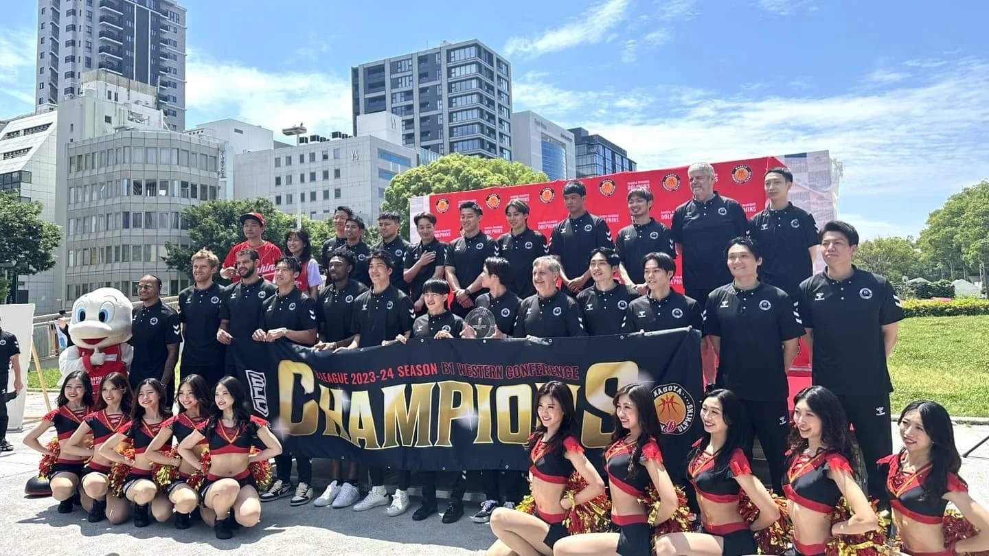 名古屋ダイヤモンドドルフィンズの集合写真