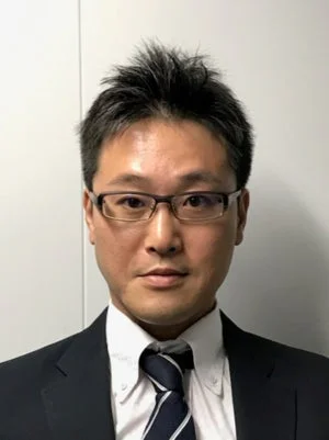 石曽根 智昭 氏