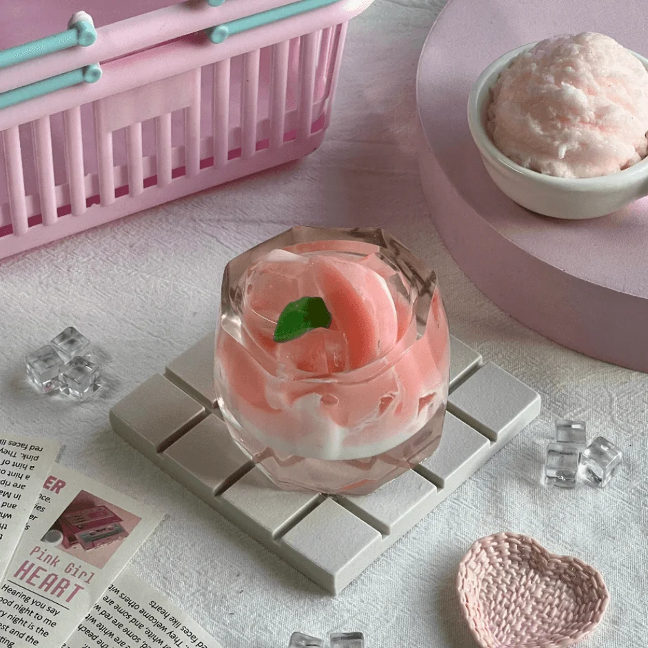 ピンク,デザート,アイスクリーム,桃,パステルカラー,甘い,かわいい,夏,テーブルセッティング,ピクニックバスケット,スイーツ,ドリンク