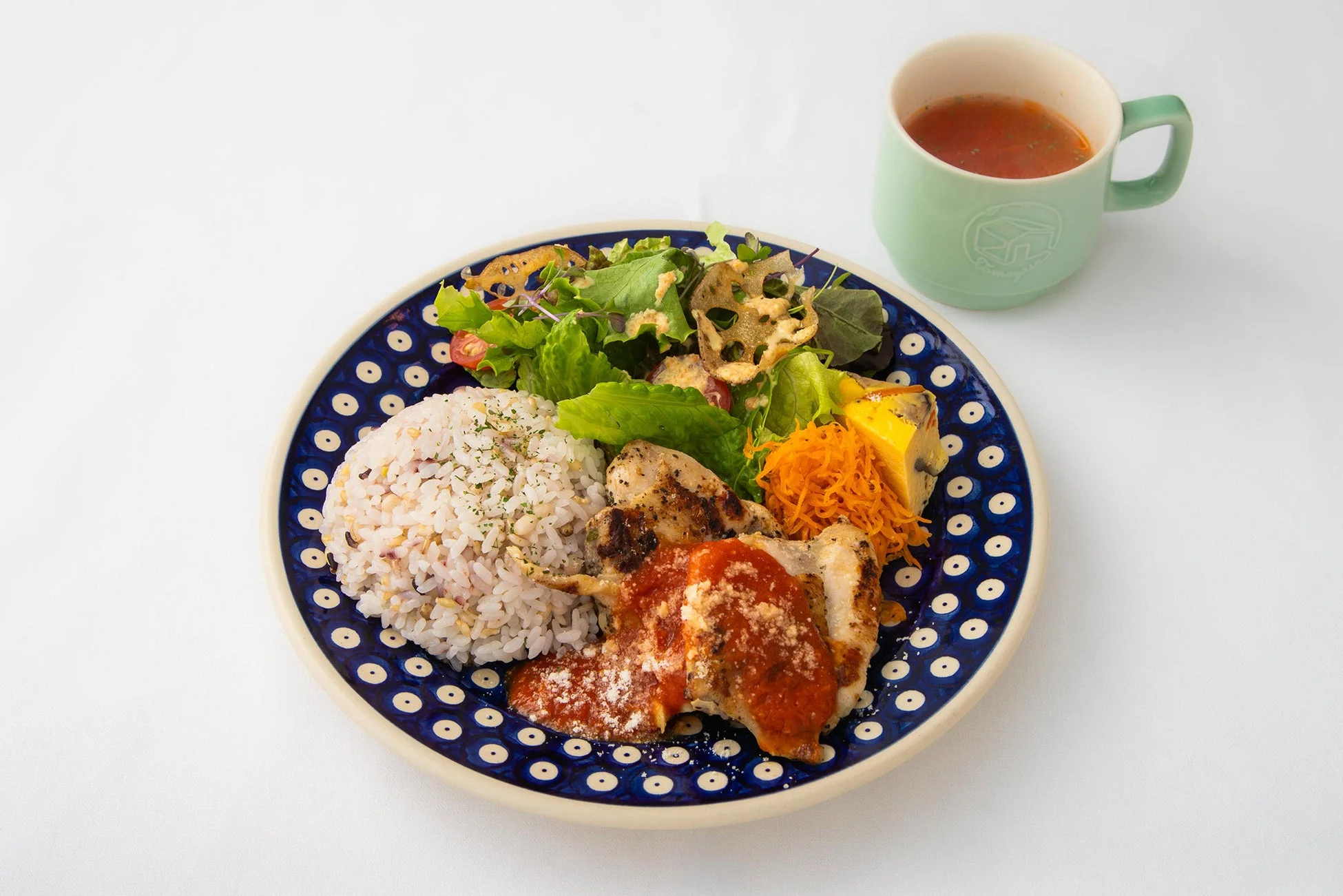彩り豊かなプレートランチ