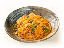オレンジソースのスパゲッティ