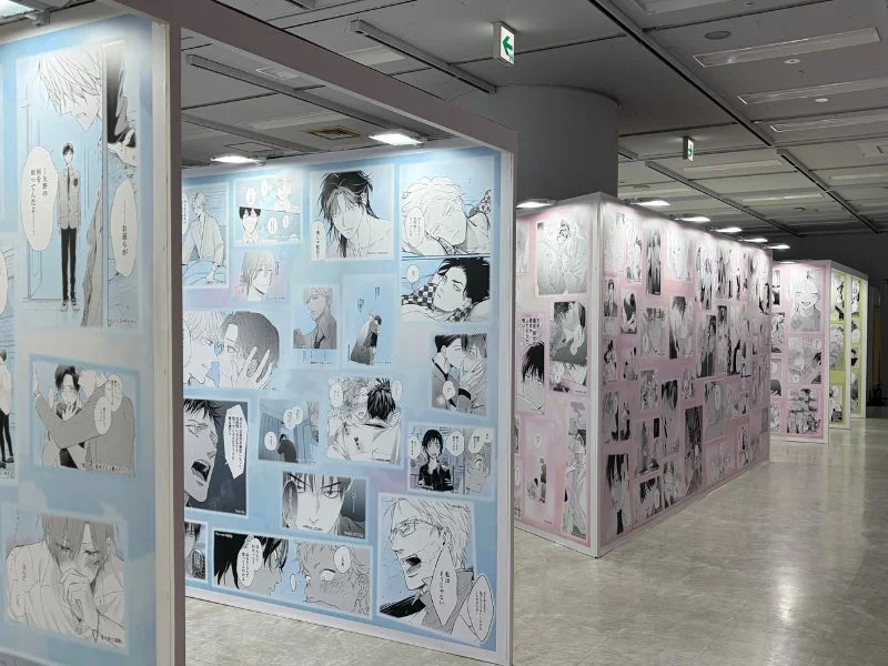 漫画の原画が並ぶ展示空間