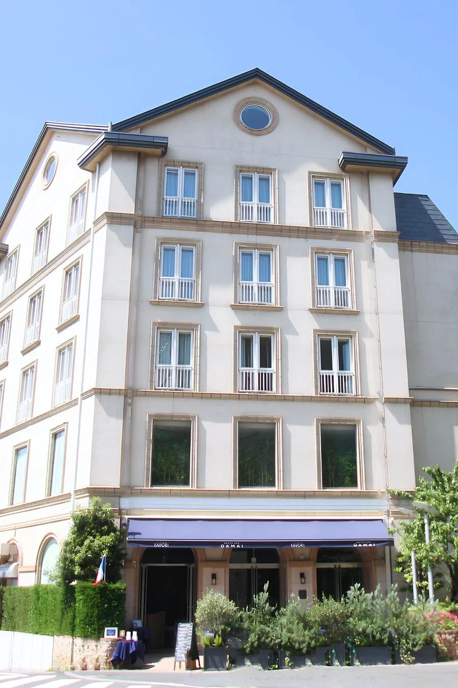 BISTRO FAVORI 代官山の外観