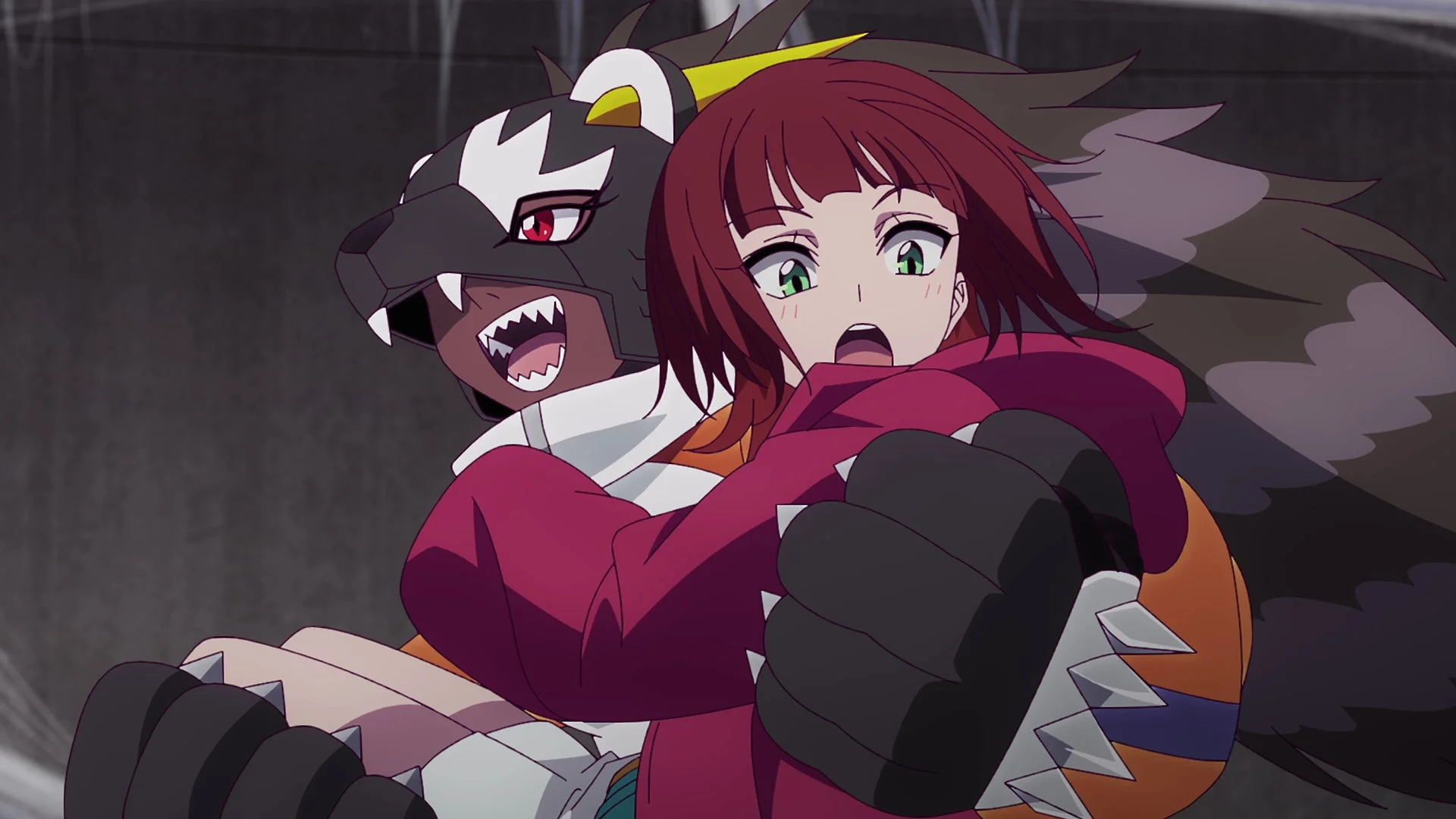 獣のようなマスクをかぶったキャラクターが赤毛の少女を抱きかかえているアニメのワンシーン。少女は驚いた表情をしており、背景はぼやけていて動きのあるダイナミックな構図です。