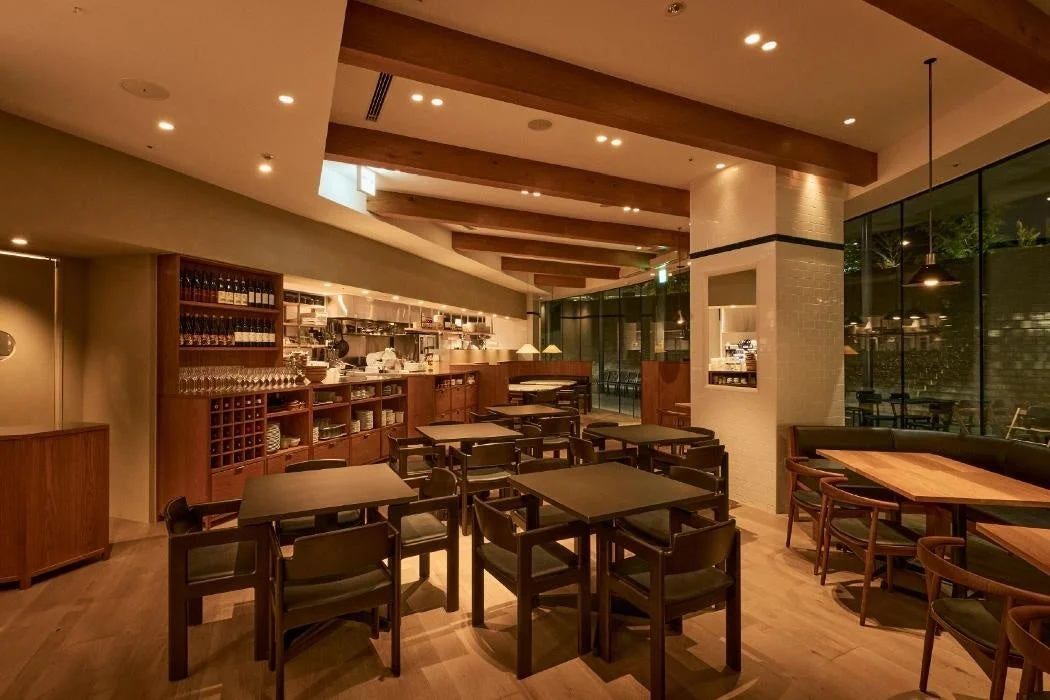 DEAN & DELUCA 大阪マーケットテーブルの店内