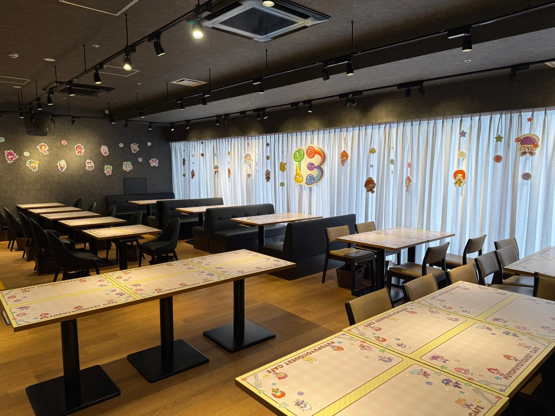ぷよクエカフェ2026 店内の様子