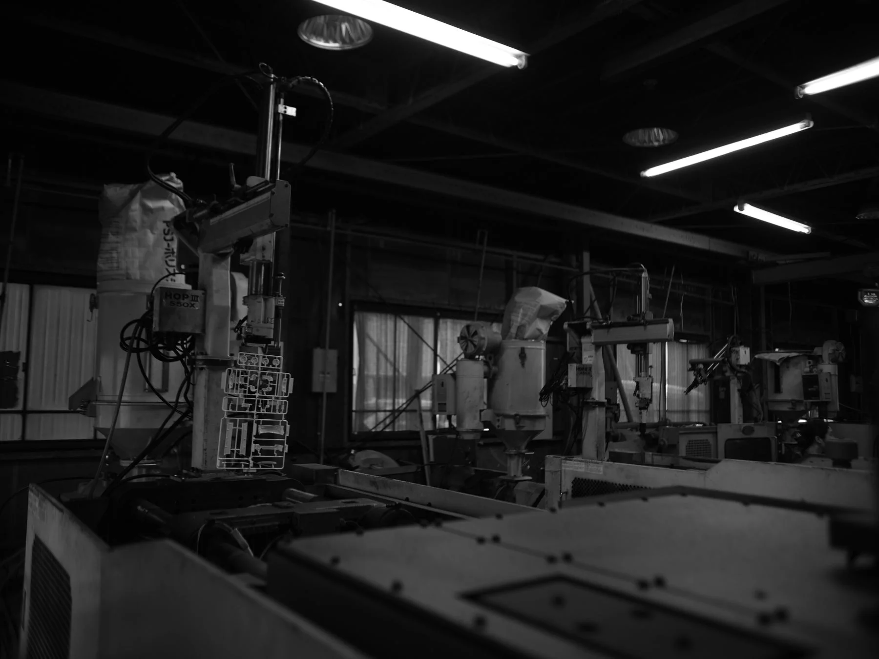 工場内部の産業機械