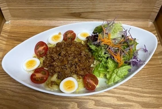 ウズラ卵を使ったワンプレート料理