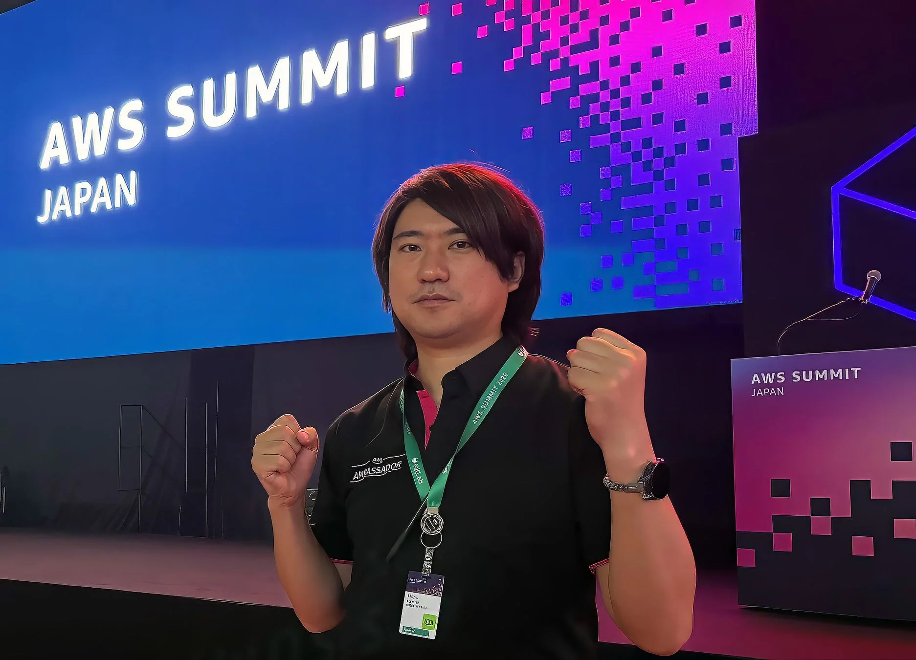 AWS Summit Japanのステージに立つ三浦一樹氏