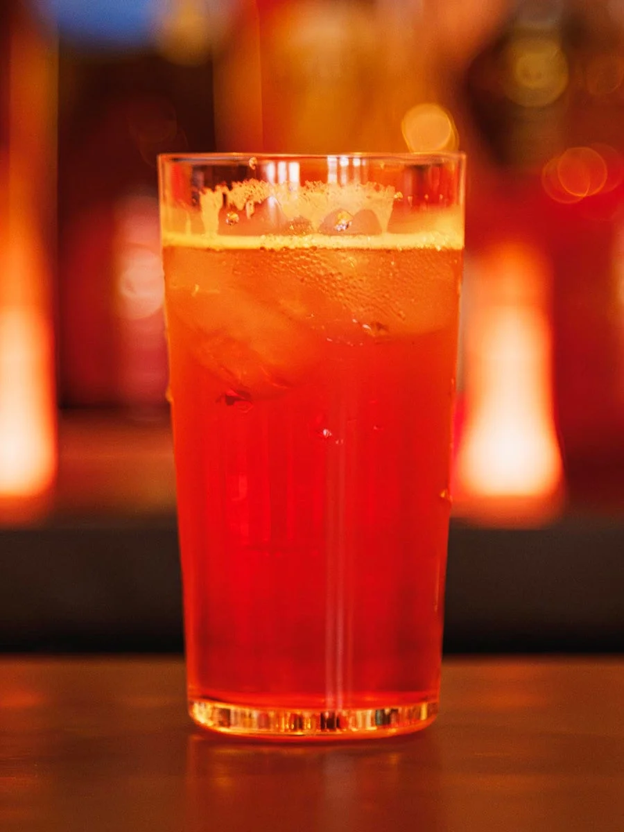 飲み物,カクテル,ドリンク,グラス,氷,バー,赤色,アルコール,リフレッシュ,夜