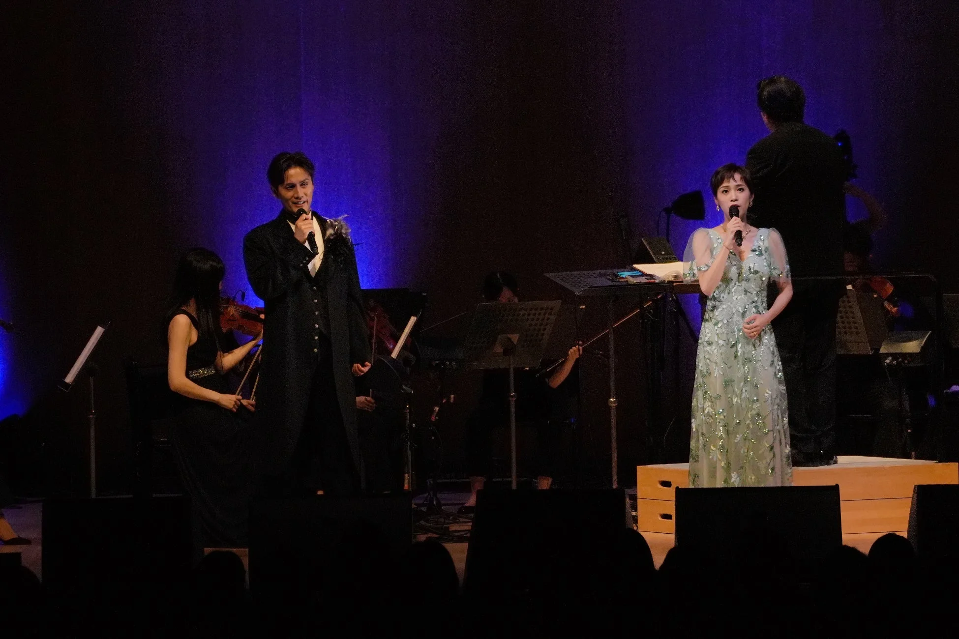 加藤和樹さんと真彩希帆さんのデュエット