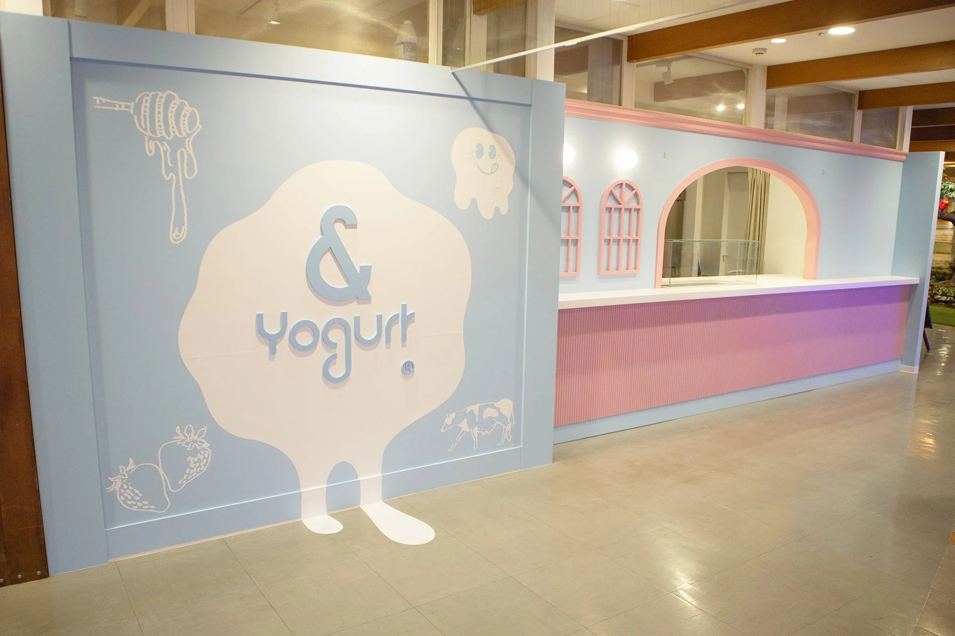 & Yogurt 大宮店 カウンター