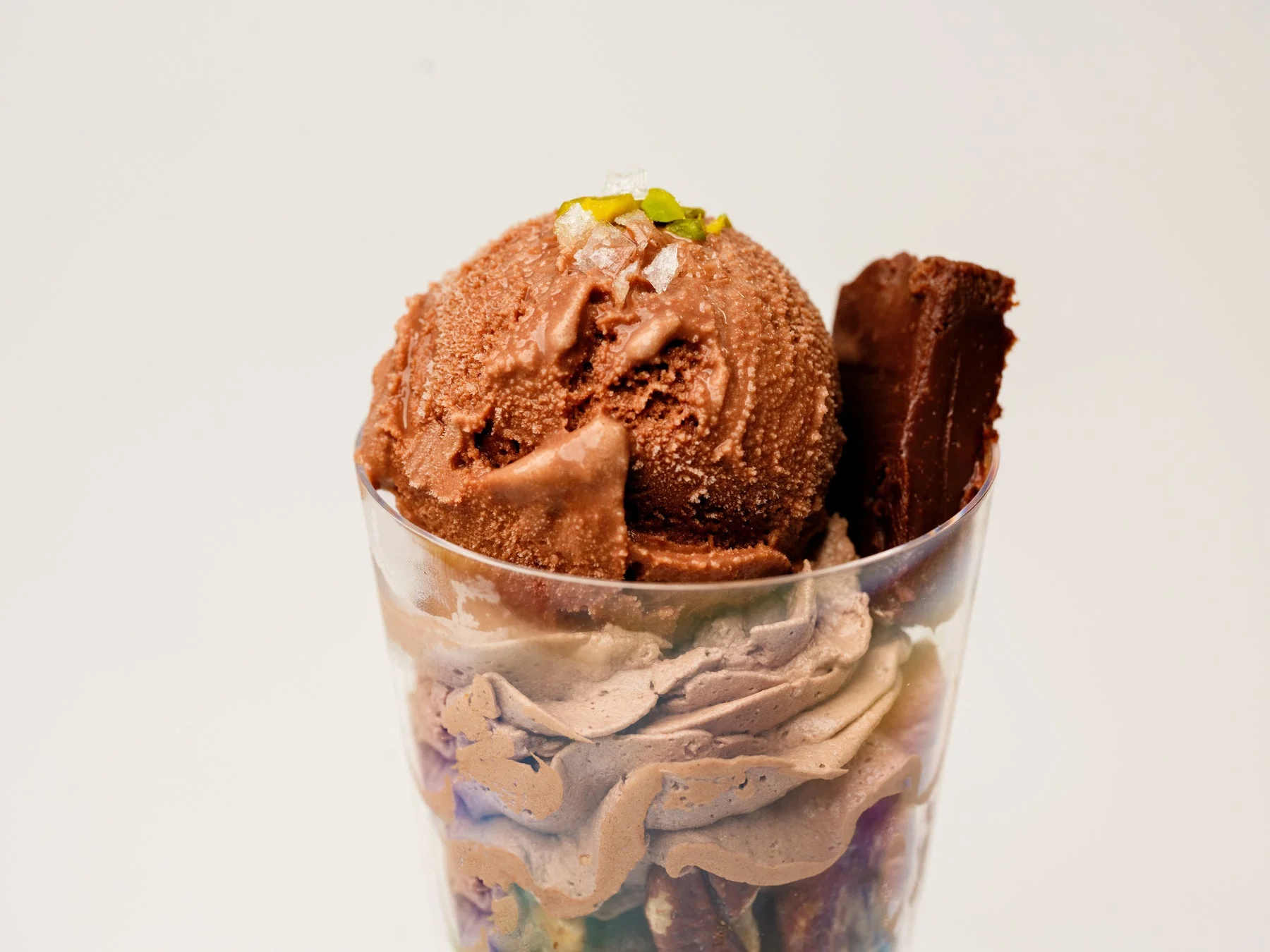 デザート、チョコレート、アイスクリーム、スイーツ、グラスデザート、チョコレートケーキ、ピスタチオ、甘いもの