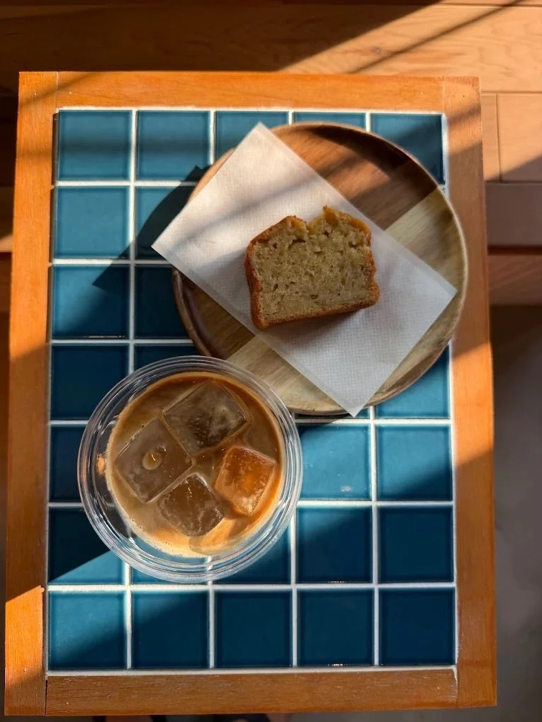 アイスコーヒーとケーキ