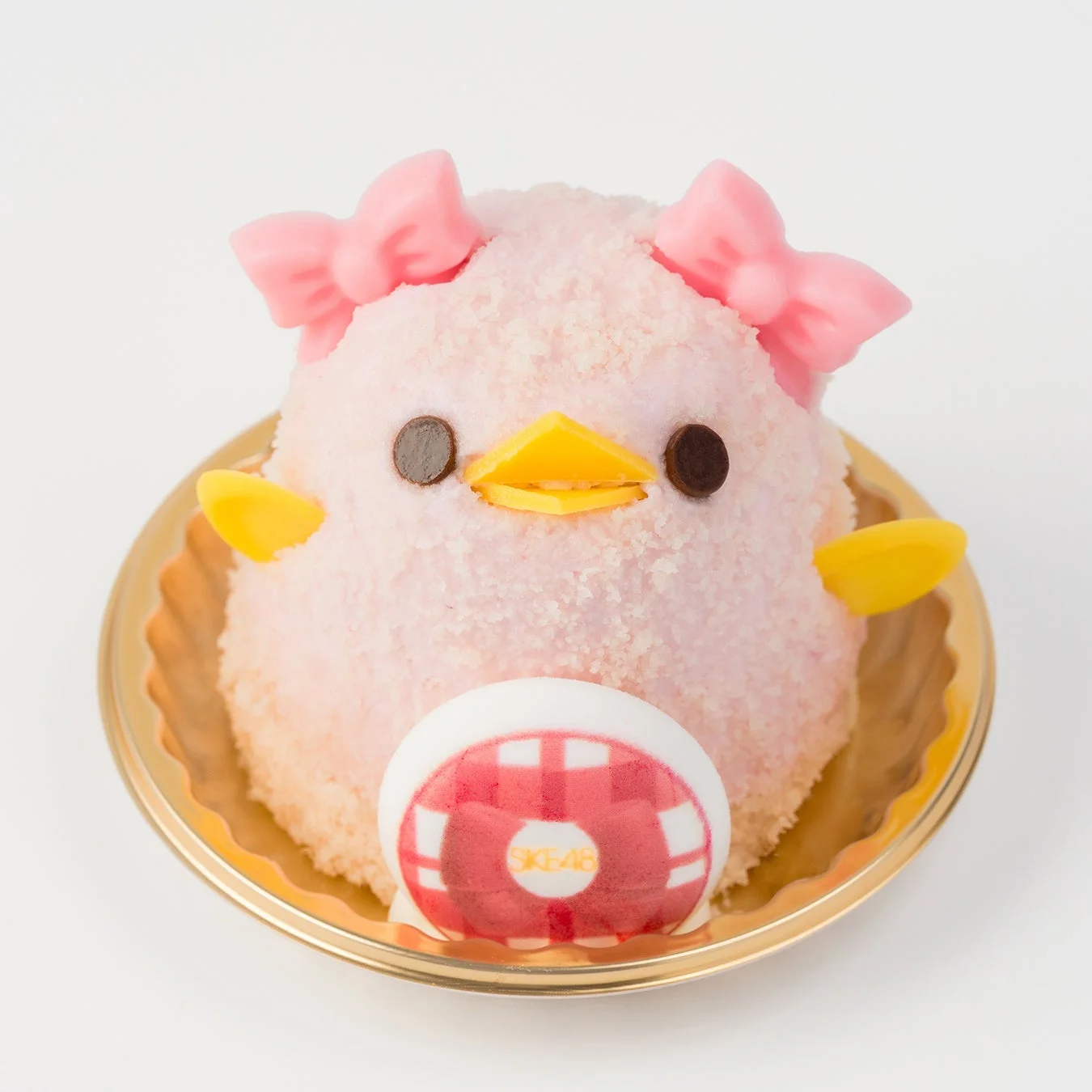ピンク色のひよこの形をした可愛らしいケーキ